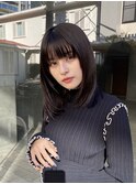 暗髪 黒髪 韓国ミディアムレイヤーカット 似合わせ小顔顔まわり