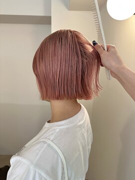 デン(den) ピンクベージュ　ボブカット