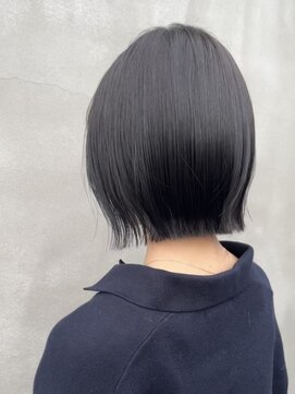 ソソ(soso.) 外はねボブ×ブルーブラック