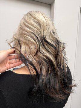 ヴァーディ オモテサンドウ(Vardy omotesando) roots/ルーツカラー 三毛猫 表参道デザインカラー