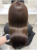 透け感たっぷりのヘーゼルモカカラー