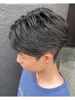 フリーク バーバーショップ 都島店(FREAK BARBER SHOP)&nbsp;黒髪ツーブロックセンターパートニュアンスフェザーパーマ