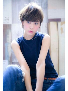 エイミー(Aimee) Aimee 町田 ニュアンスショート×ペールグレージュ