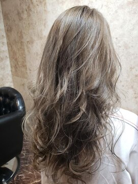 アンフィ 新杉田(Anphi) ホワイティアッシュ