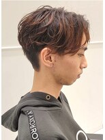 六本木美容室 白金店&nbsp;センターパートマッシュ刈り上げ黒髪ツーブロックコンマヘア