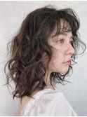 顔周りレイヤーカットくびれヘアミルクティーベージュカラー