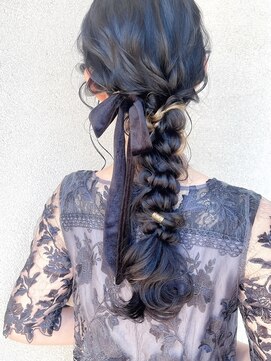 アプローズ(applause.) お呼ばれアレンジ【ベロアリボンを使った編みおろし】