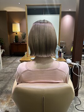 インビテーション 名古屋(invitation) 切りっぱなしボブ