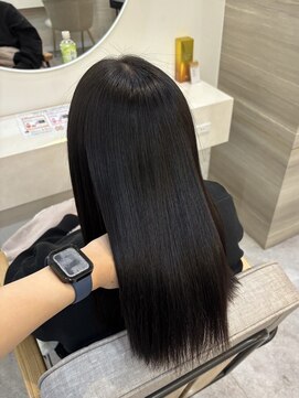 ラビス クローバー(Lovis clover) 〔NANA〕艶髪になれちゃう縮毛矯正