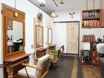 ラル ヘアデザイン(ral hair design)の写真/平日限定【カット＋カラー11000円→8800円】アンティーク風のこだわりの店内でゆったりお寛ぎください＊