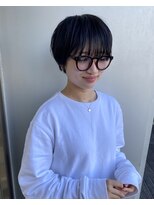 エアー 青山(AIR) 丸みショート前下がりセンターパートハンサムくびれショート