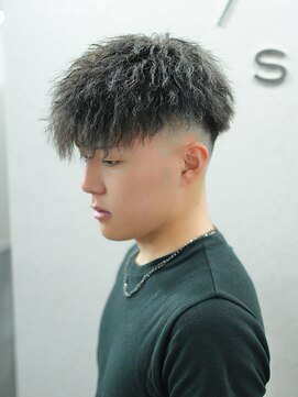 スラッシュ(SLASH) ツイストスパイラル/スパイラルパーマ/波巻きパーマ/姫路