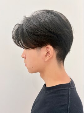 シュモレ ベイシティー 清潔感×色気◎刈り上げセンターパートスタイル