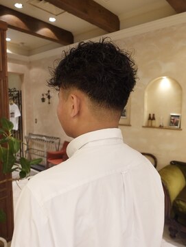 ビュートリアム265(BEAUTRIUM 265) #フェードカット メンズパーマ 刈り上げ ビジネスショート