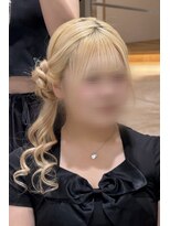 ランズ アネックス 梅田(LANDS ANNEX) 【ヘアセット】お団子サイドポニー/梅田駅