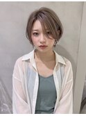 小顔見えグレージュショートボブ