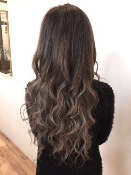 アーツヘアー JR上熊本駅店(ARTS@HAIR) ☆シルバーグレージュ×ロングスタイル