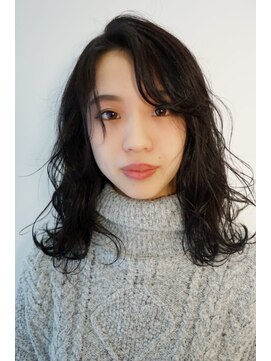 e.m.a プレミアムビューティーサロン 栄駅店(e.m.a PREMIUM BEAUTY SALON) 外ハネウェーブ