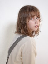柔らかいアッシュブラウンの外ハネボブ