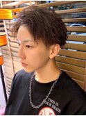 大人っぽく見せる♪大人気センターパート×ゆるツイストパーマ☆