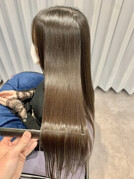 アルコイリスバイドールヘアー(ARCOIRIS by Dollhair) プラチナグレージュ波巻きパールベージュたまねぎヘアボブウルフ