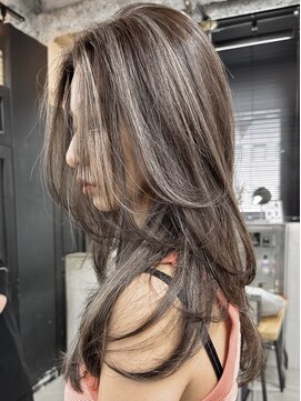 キラ 渋谷(KILLA) コントラストハイライト/白髪ぼかし/白髪染め/ブリーチ/表参道