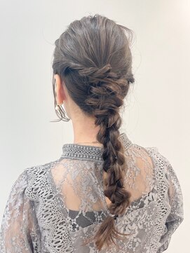 リコラックスビー(LICO LUXBE) オシャレな後ろ姿に☆ねじねじ編みおろしアレンジ