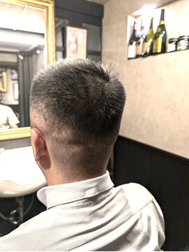 ブロートーキョーバーバーショップ 神田店(Bro Tokyo BARBERSHOP) 【神田】ビジネスフェードジェル束感スタイル