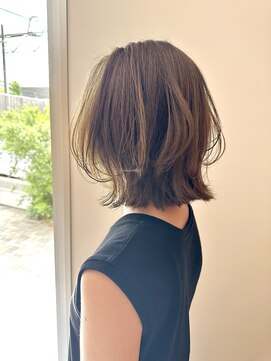 リノア 鵠沼海岸(LINOA) デザインカラー/レイヤーカット/ウェットヘア/オリーブベージュ