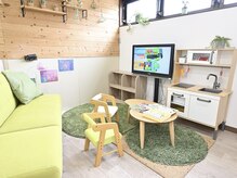 ココロハレル 上板橋駅前店の雰囲気（目の届くキッズスペースでお子様も飽きずに過ごせます◎）