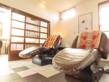 シャンプー台はゆったりリクライニング