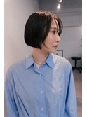 ぱつっとボブにレイヤースタイル