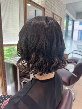 アメリ バイ アピッシュ(Amelie by apish) ボブパーマ/コテ巻き風パーマ/デジタルパーマ