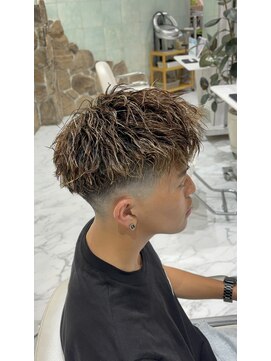 ハーツヘアーズ 五日市店(HEARTS hair's) スパイラルパーマ/特殊パーマ/ツーブロック/縦落ちツイスト