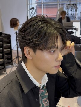 オーバルバイアピッシュ(OVARL by apish) フェザーパーマニュアンスセンターパートシャドウパーマ毛流れ