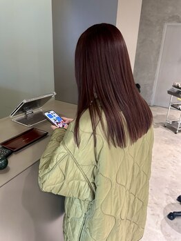 スイム(suim)の写真/湿気に負けない！梅雨前にストレートでサラサラ美髪へ導く◎