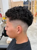ルースト 南堀江店(ROOST)&nbsp;刈り上げセンターパート/波巻きツイストスパイラル/南堀江
