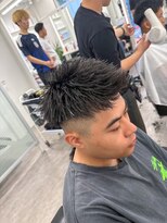 ルースト 心斎橋店(ROOST)&nbsp;刈り上げセンターパート/波巻きツイストスパイラル/大阪