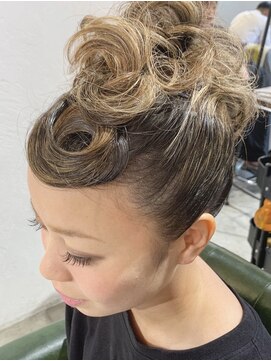 ホロホロヘアー(Hair) モヒカン風ヘアセット