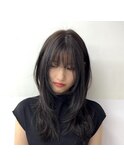 ミディアムレイヤー レイヤーカット オリーブカラー