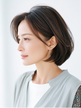 ビフィーノ リルネ(Bifino Rilune) 40代を上品に見せるアッシュボブ