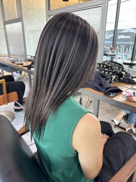 ストゥー(StueW.) ハイライト2/シルバーグレージュ