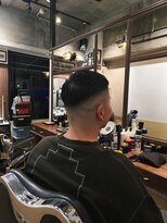 カムレイドフォーライフ(COMRADE 4 LIFE)&nbsp;横から見たクロップ  大人クロップ 渋い 清潔感 担当松尾