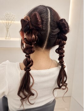 カインド 南青山(hair&make up KIND) リボン編み下ろしツインテール