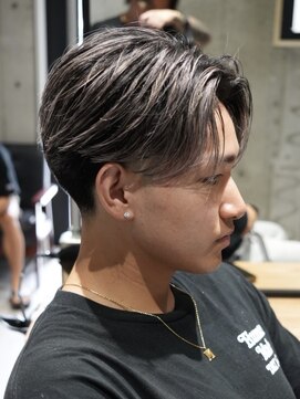 メッツ 原宿(METS) MEN'S/ハイライト×センターパート/テーパーフェード