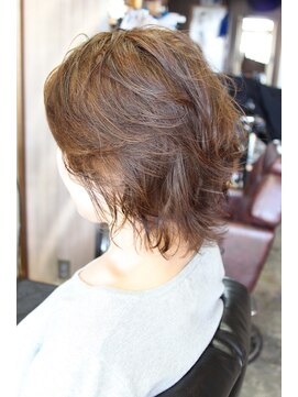 オーバーキャプテンネイキッド(OVER CAPTAIN NAKED) 働くミセスのフェザーショート