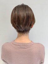 テトヘアー(teto hair) ハンサムショート、アッシュブラウン、前下がりショート