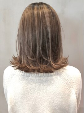 アルバム 銀座(ALBUM GINZA) ハイライトベージュ_外ハネボブアッシュブラウン_ba279911