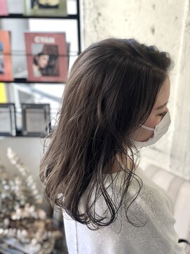 ペネロープ(Penelope) グレージュ/ハイライト　担当　夕島