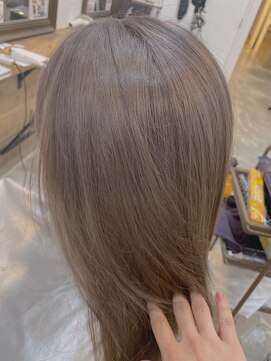 ラピックヘアー(LUPIC) 外国人風 透明感